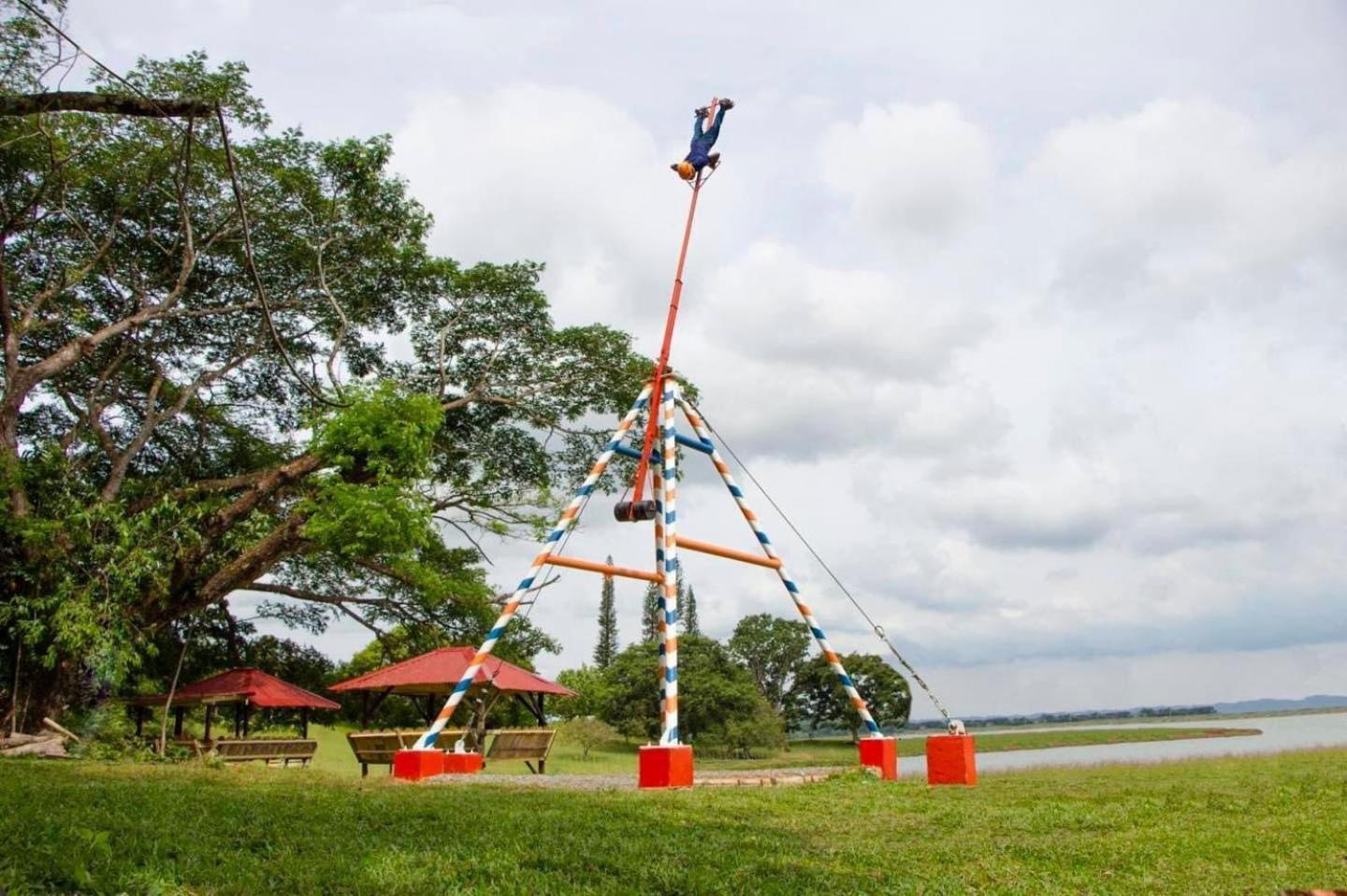 Caliraya Resort Club Lumban Exterior photo